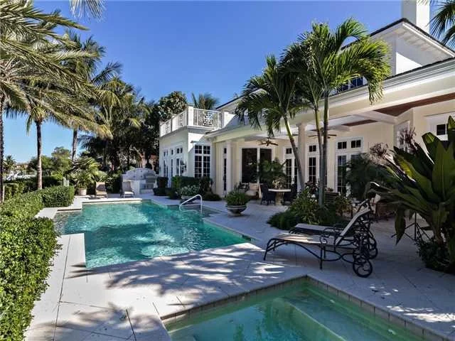 Photo of 6978 SE Harbor Circle