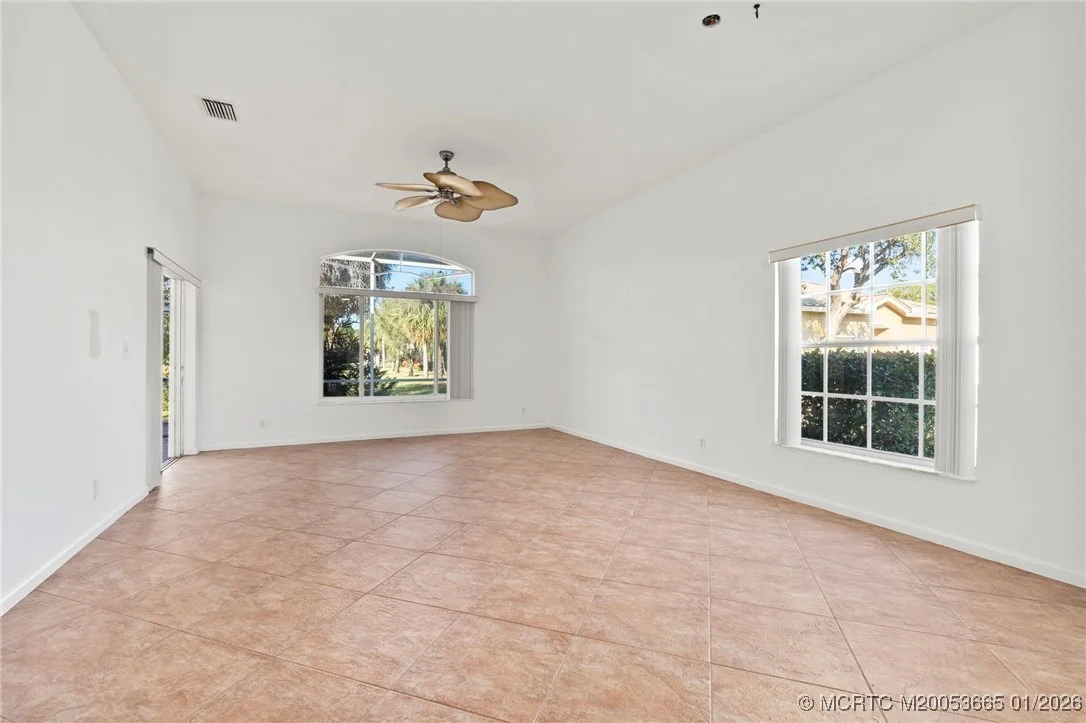 Photo of 581 NW Broken Oak Trail