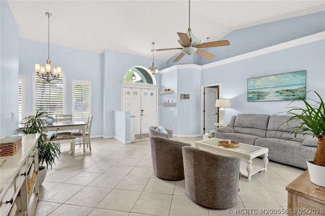 Photo of 671 SE Pin Oak Terrace