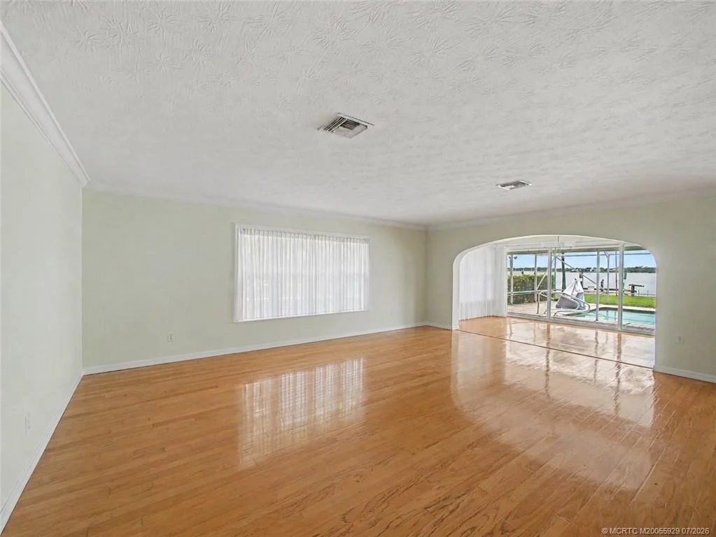 Photo of 1910 NW Cove Circle