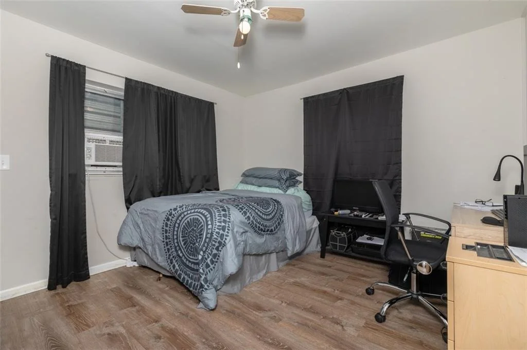 Photo of 2389 NW Sunset Boulevard