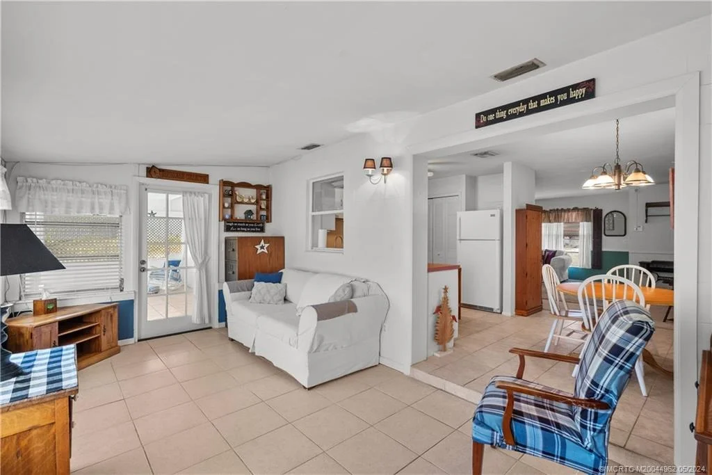 Photo of 2289 NW Sunset Boulevard
