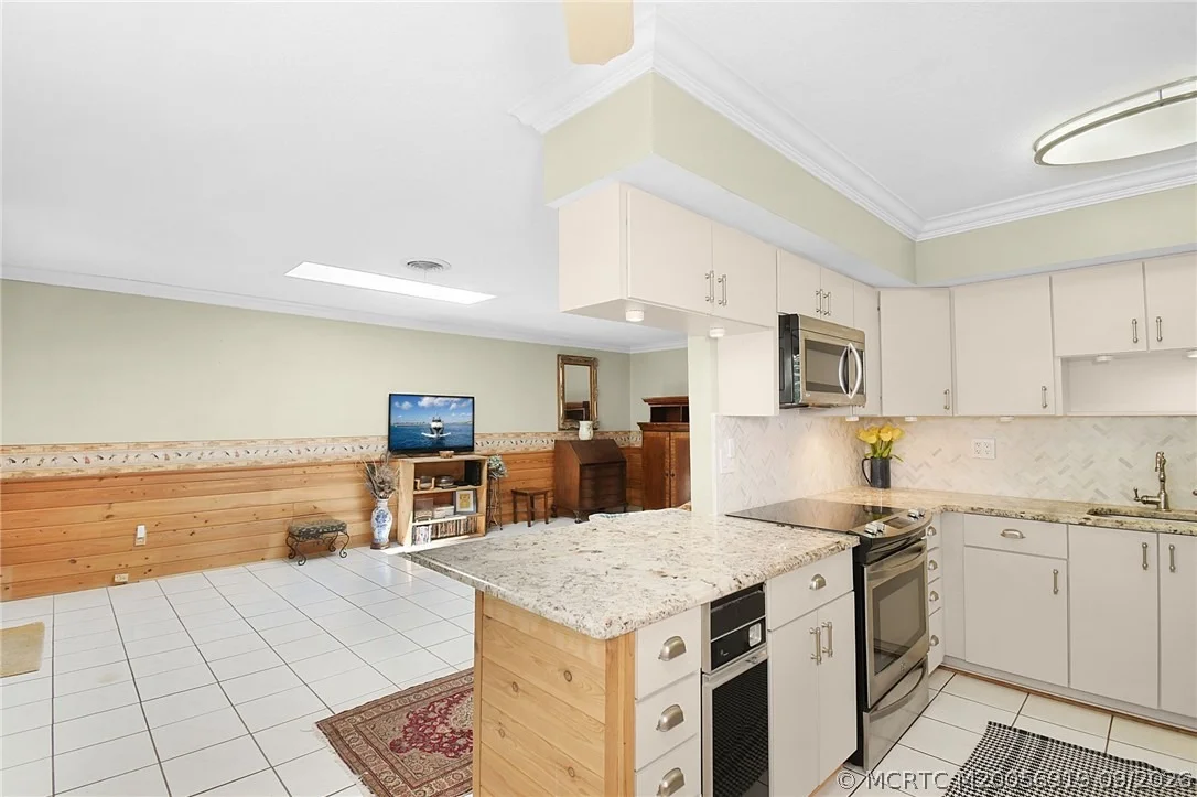 Photo of 76 N El Mar Drive