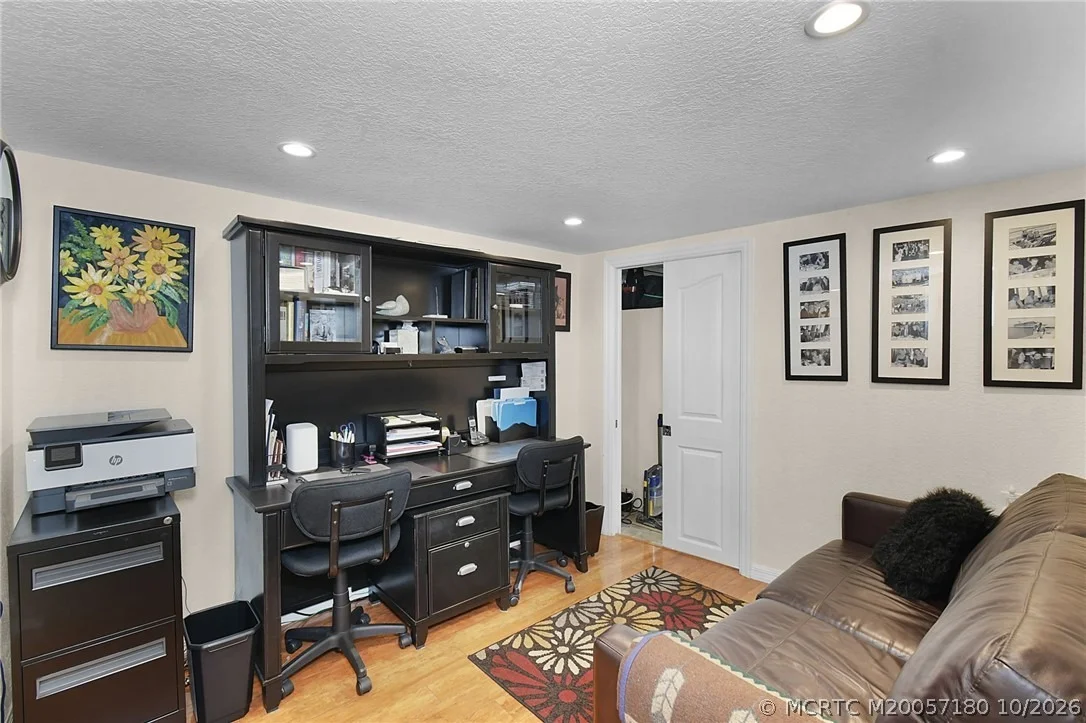 Photo of 4 Nettles Boulevard