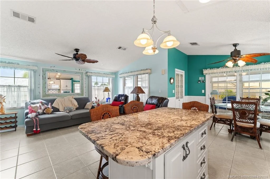 Photo of 2013 Nettles Boulevard