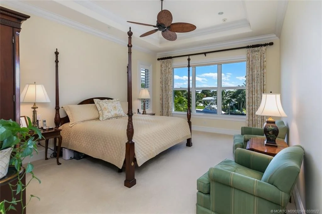 Photo of 5914 SE Horseshoe Point Road