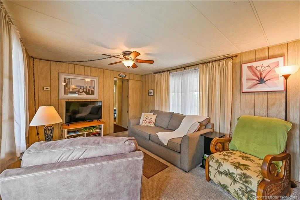 Photo of 608 Garden View Way NE