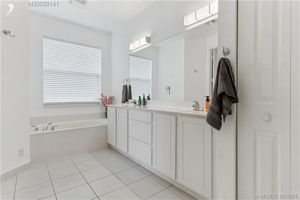 Photo of 1385 SE Legacy Cove Circle