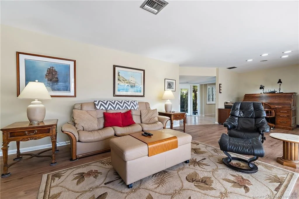 Photo of 3011 SE Fairway W