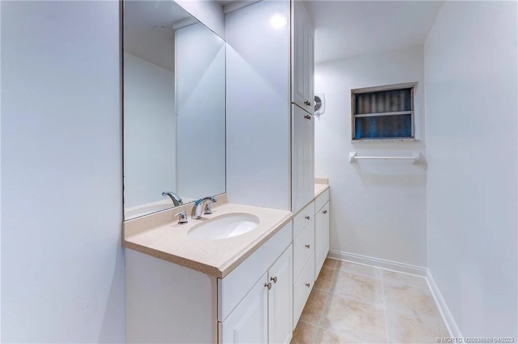 Photo of 1003 NW 16th Place