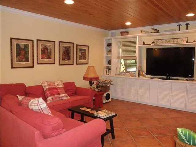 Photo of 3849 SE Quanset Terrace