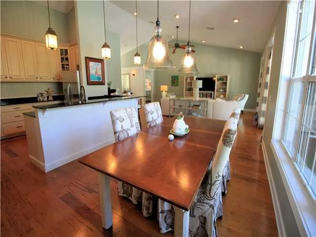 Photo of 10 Copaire Drive