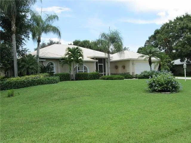 Photo of 374 SE ASHLEY OAKS Way