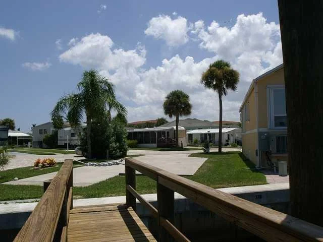 Photo of 377 NETTLES Boulevard