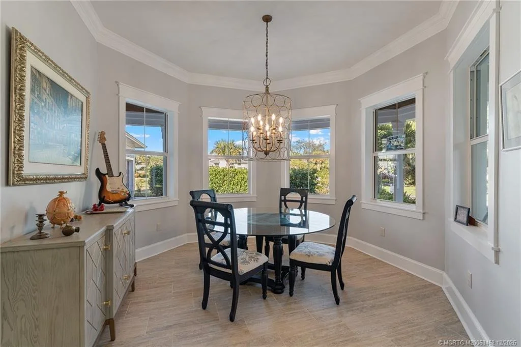 Photo of 1002 SE Riverside Drive