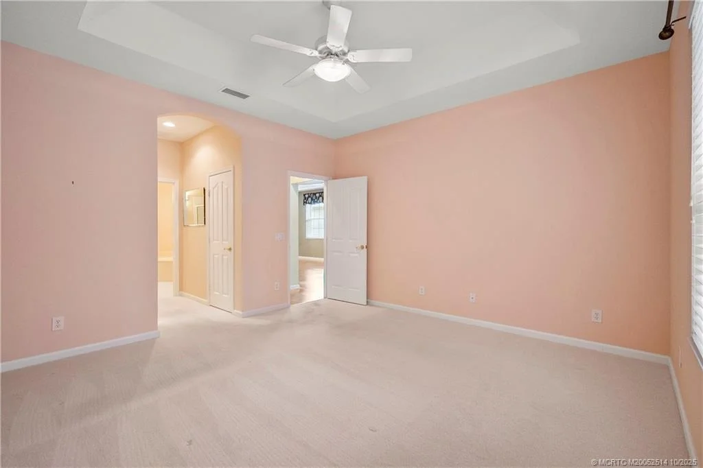 Photo of 620 NW Red Pine Way