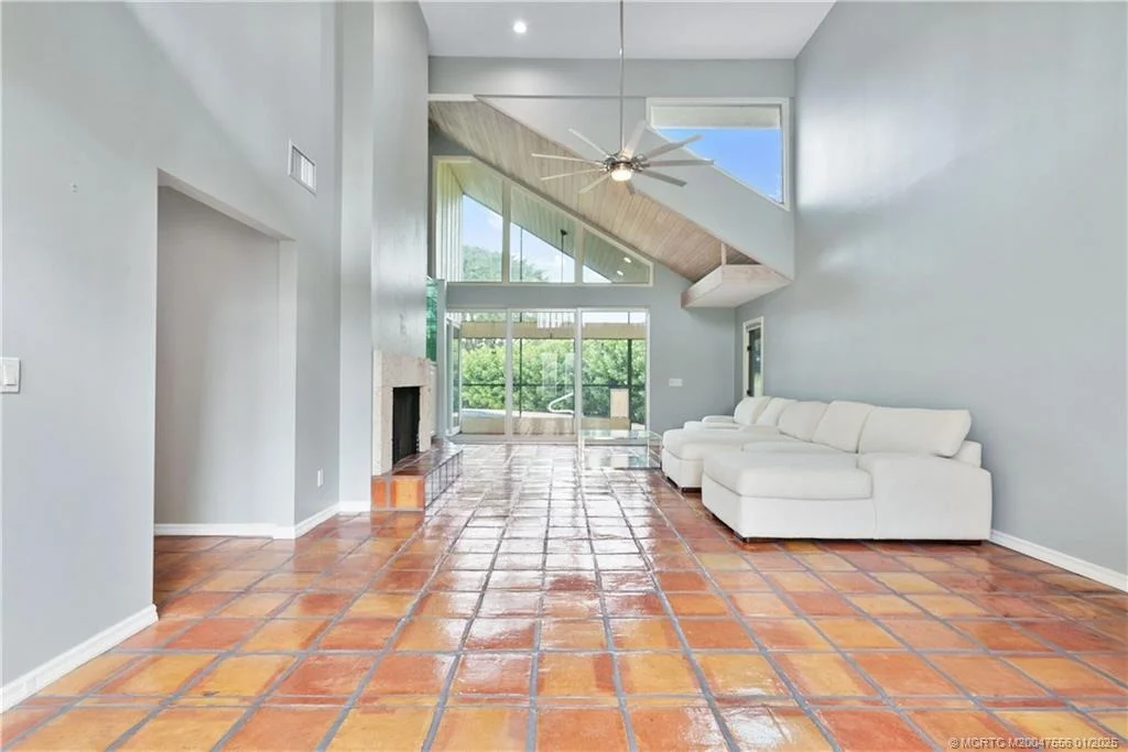 Photo of 6323 SE Farmington Place