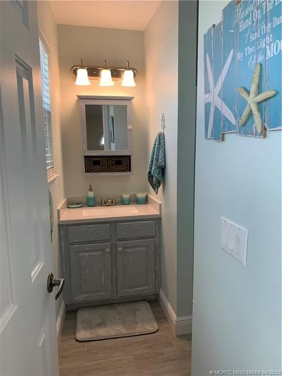 Photo of 16 Nettles Boulevard
