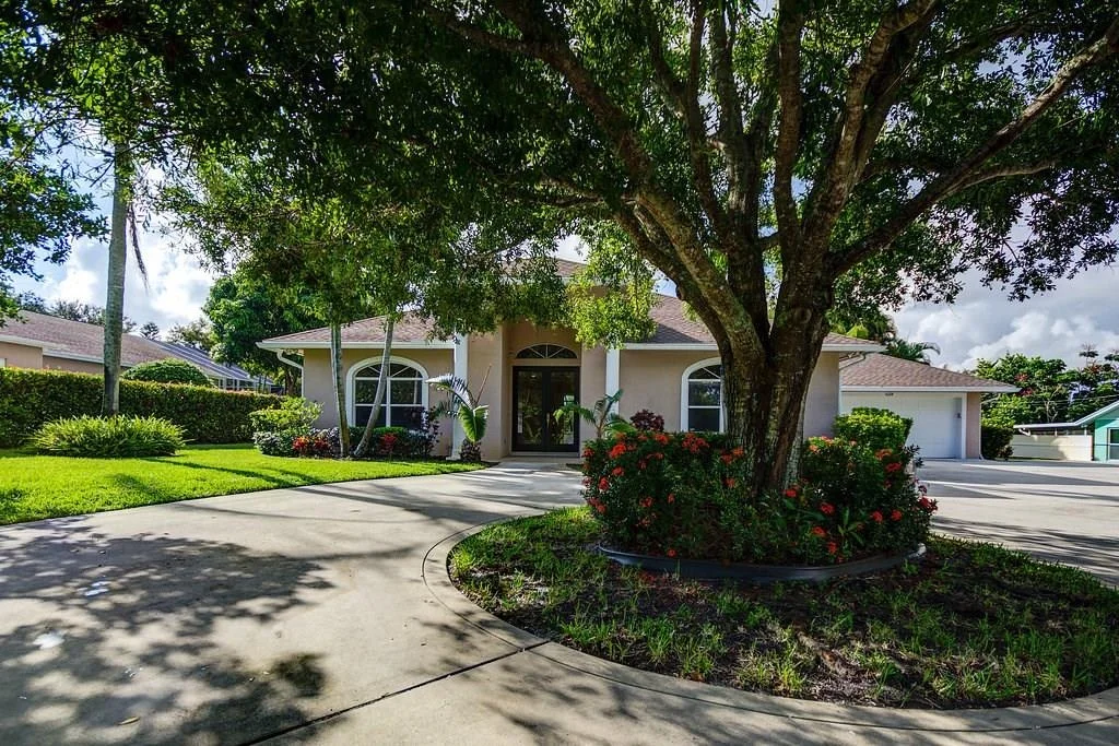 Photo of 5124 SE Horseshoe Point Road