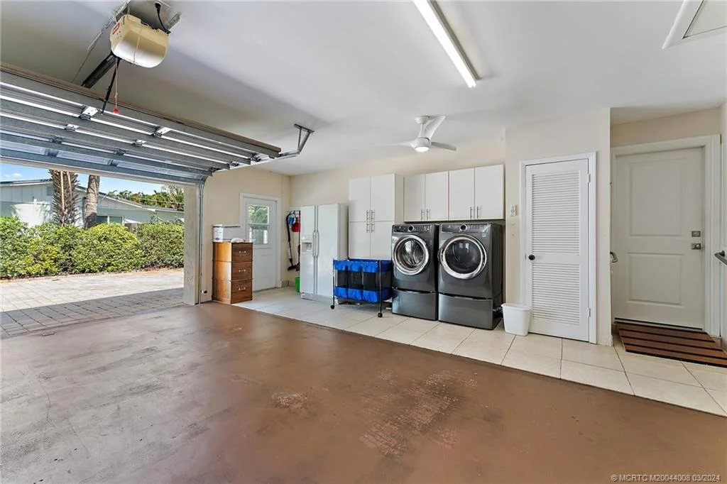 Photo of 333 SE Oriole Avenue