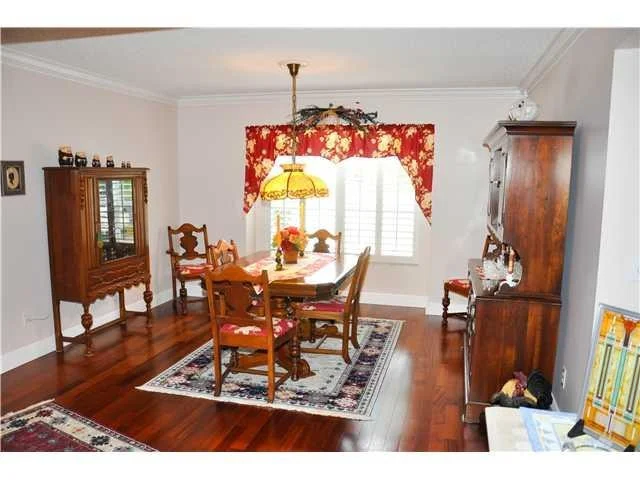 Photo of 940 NE Juniper Place