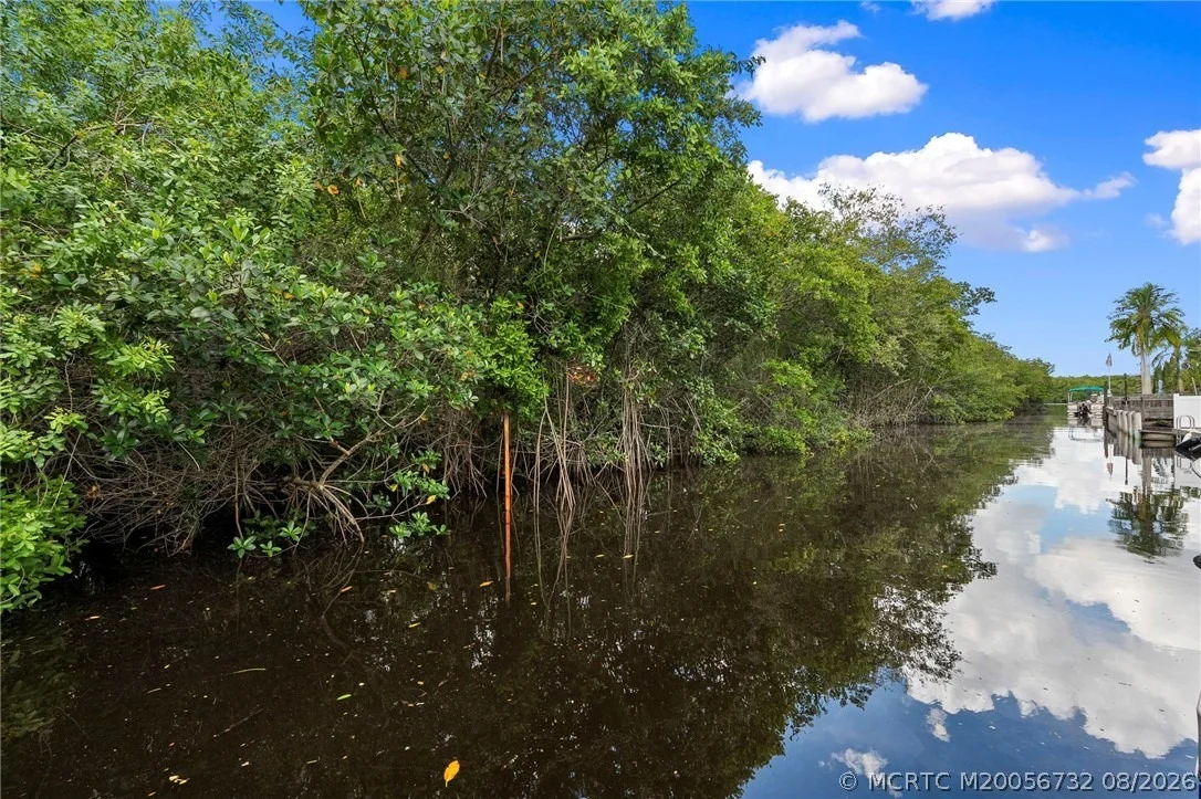 Photo of 30 SW Hideaway Place