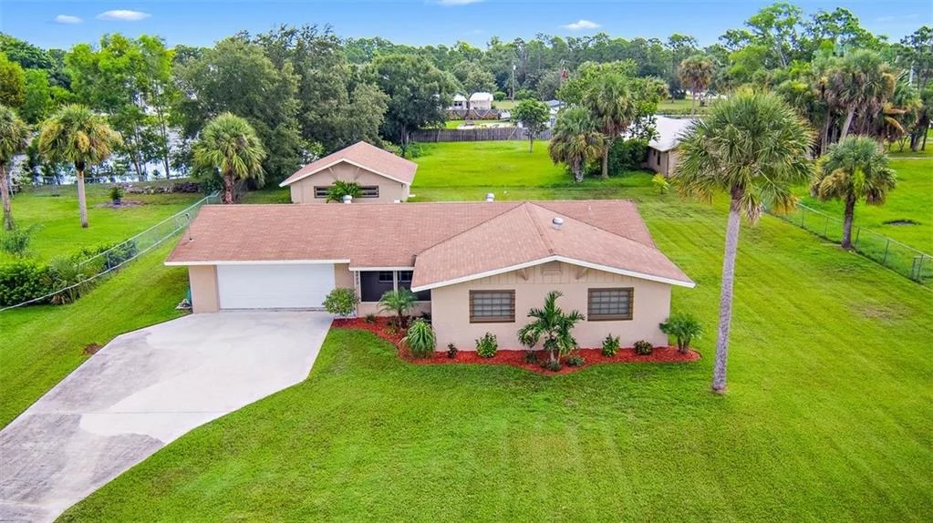 Photo of 6489 SE Lake Circle