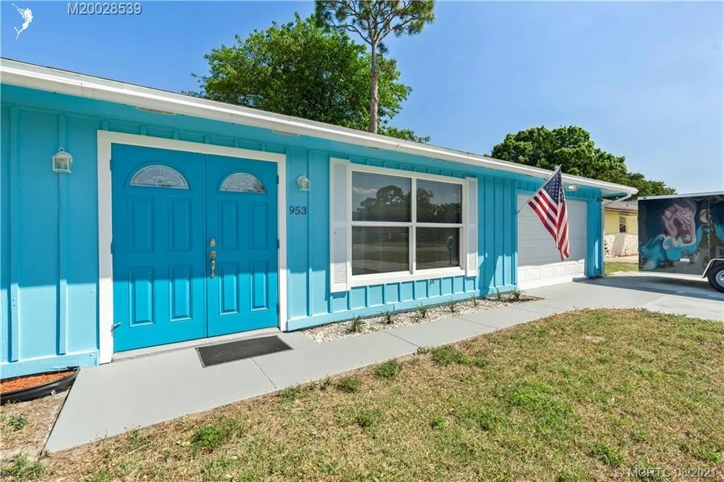 Photo of 953 NW 12th Terrace NW