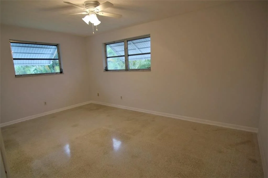 Photo of 105 Windsor Road E