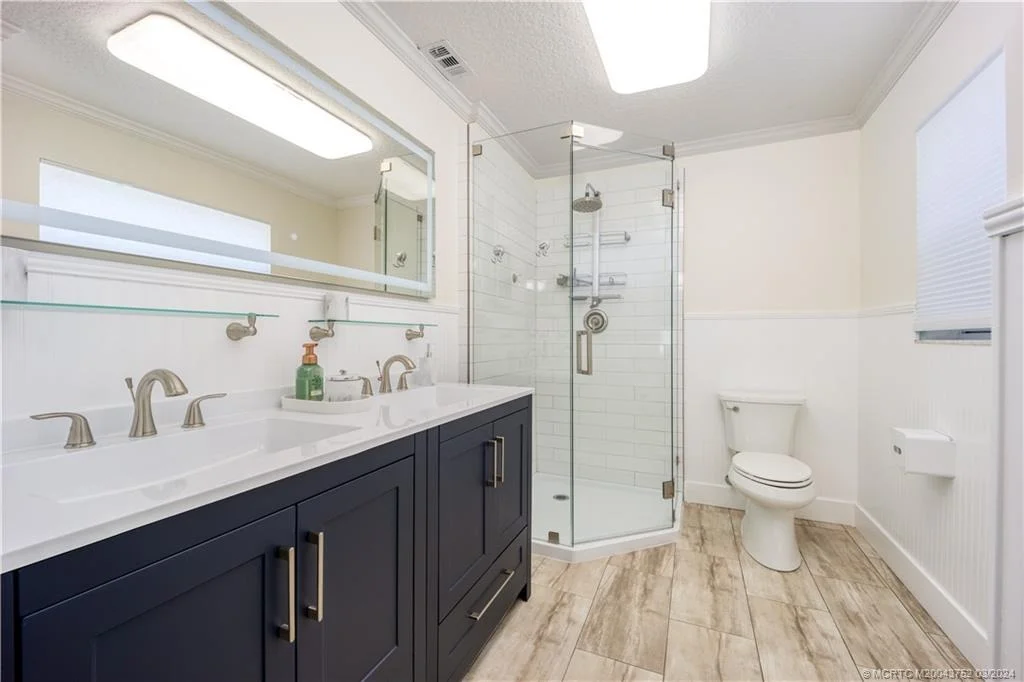 Photo of 5249 SE Horseshoe Point Road