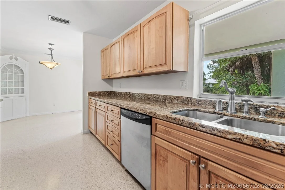 Photo of 502 SE Edgewood Drive