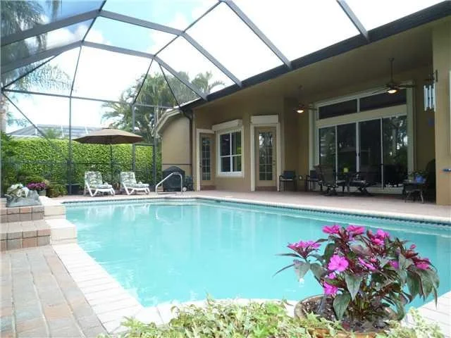 Photo of 7006 SE Bay Hill Drive