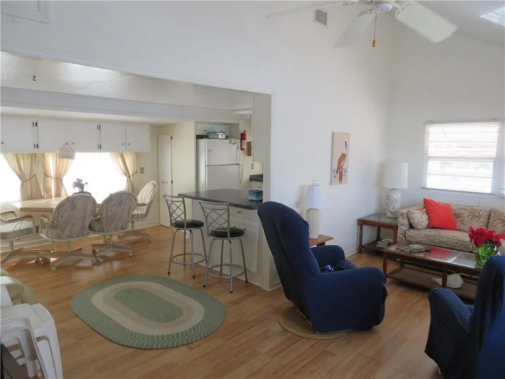 Photo of 15 Nettles Boulevard