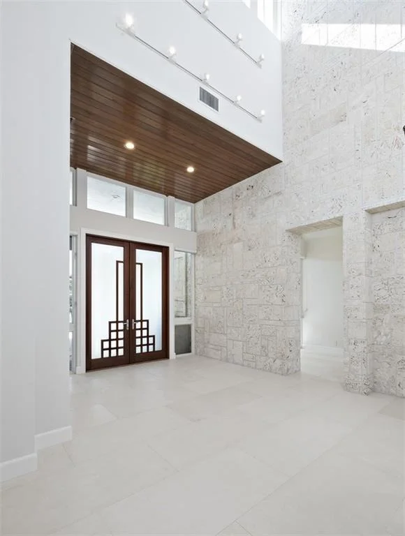 Photo of 7023 SE Harbor Circle