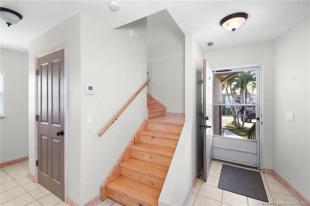 Photo of 29 Nettles Boulevard