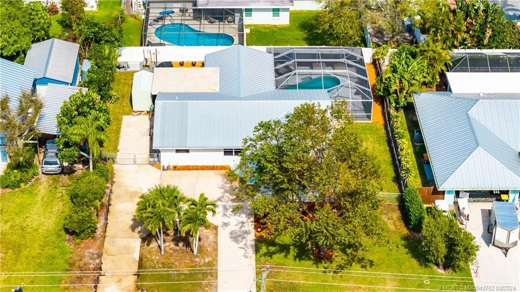 Photo of 5249 SE Horseshoe Point Road