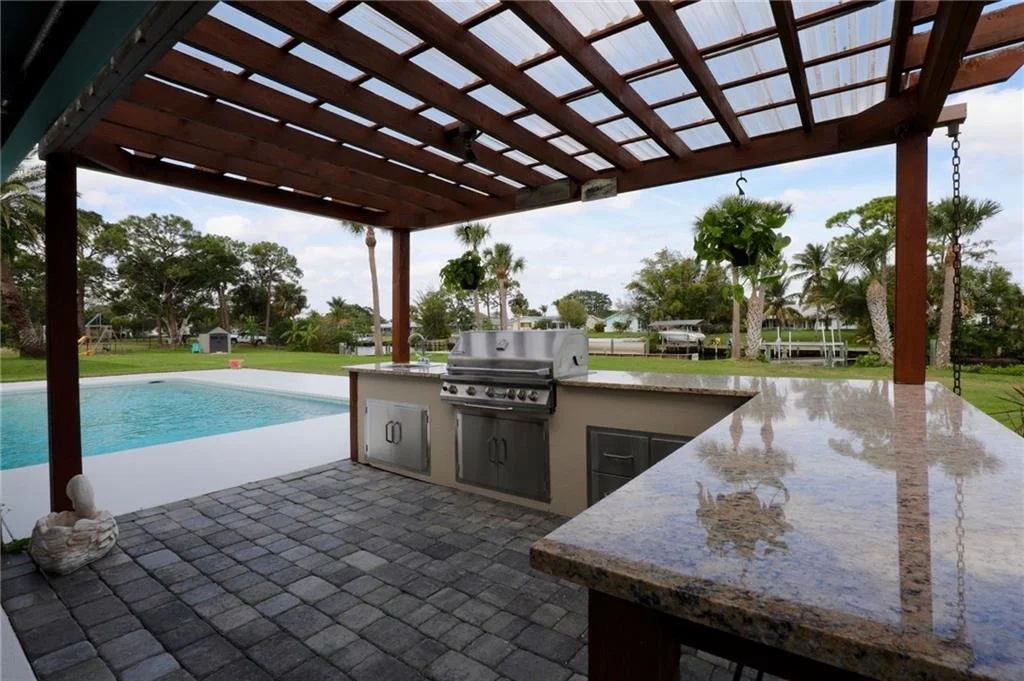 Photo of 834 NW Spruce Ridge Drive