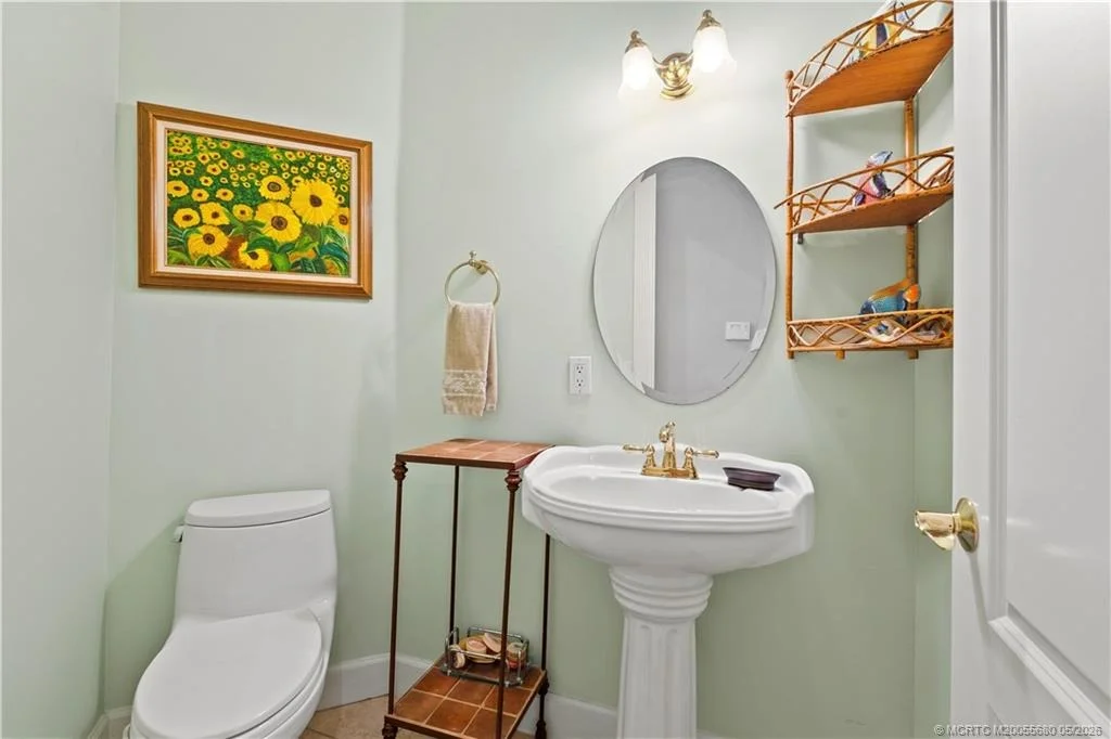 Photo of 4220 SE Rainbows End