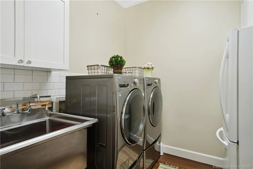 Photo of 9 Pineapple Lane