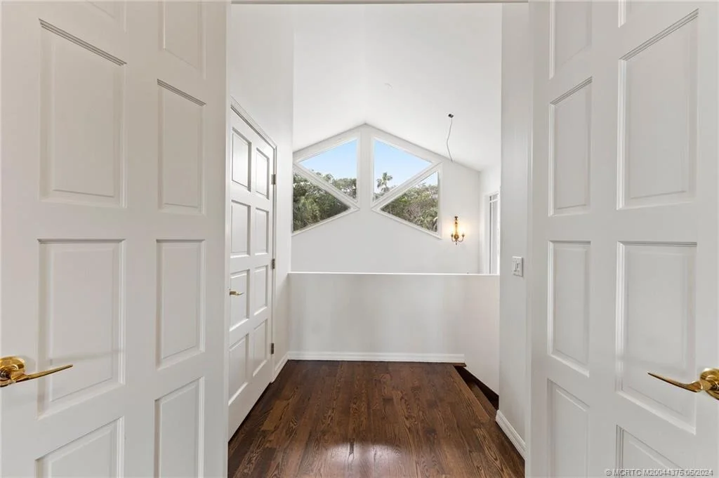 Photo of 12 Oakwood Drive