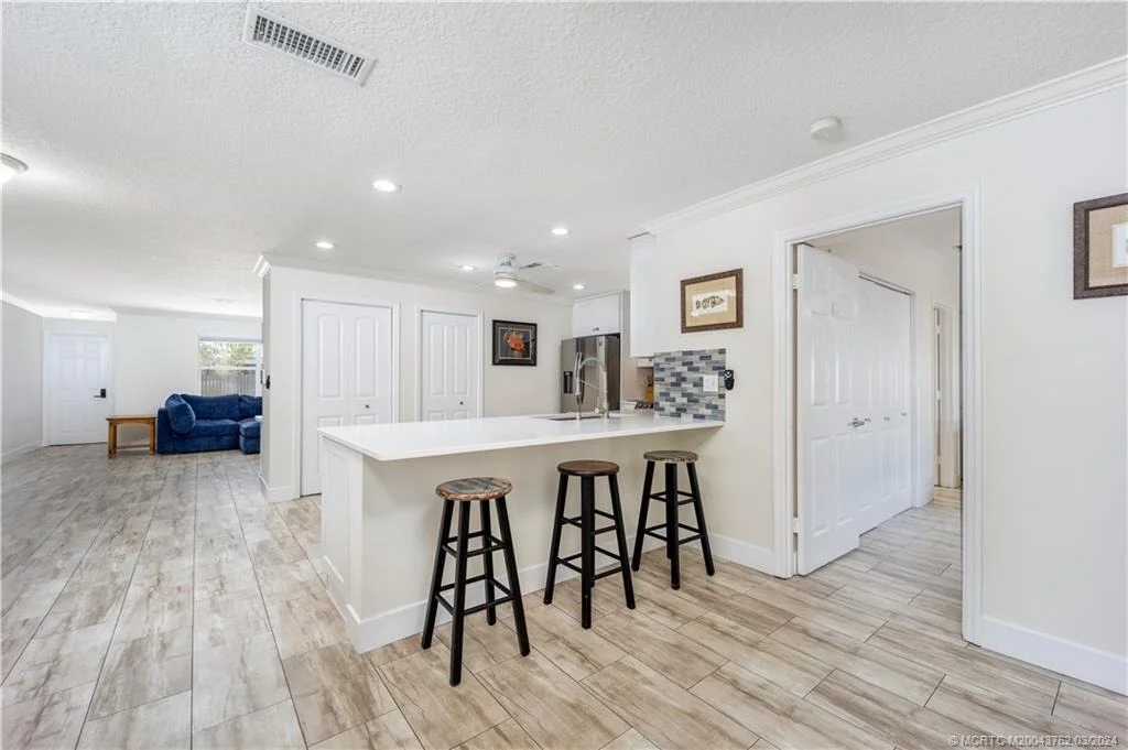 Photo of 5249 SE Horseshoe Point Road