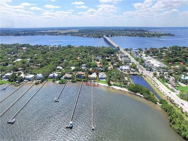 Photo of 10 S Sewalls Point Road