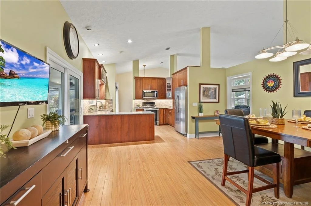 Photo of 530 SE Woods Edge Trail