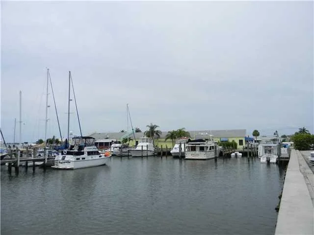 Photo of 10 Nettles Boulevard