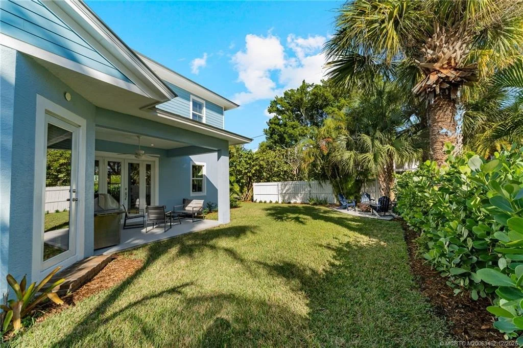 Photo of 1002 SE Riverside Drive