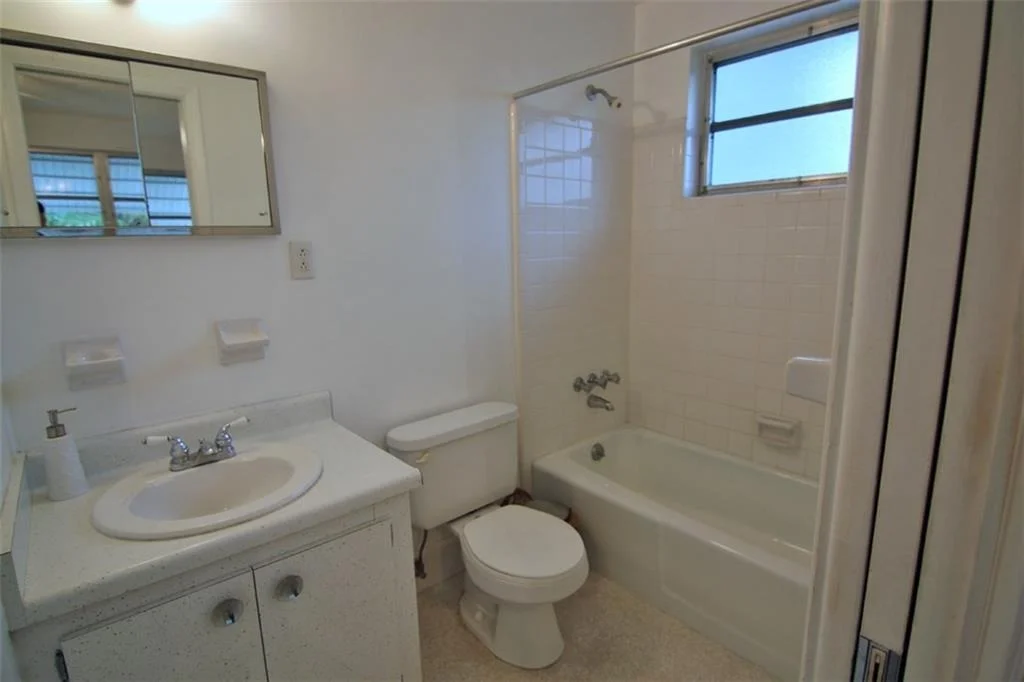 Photo of 105 Windsor Road E
