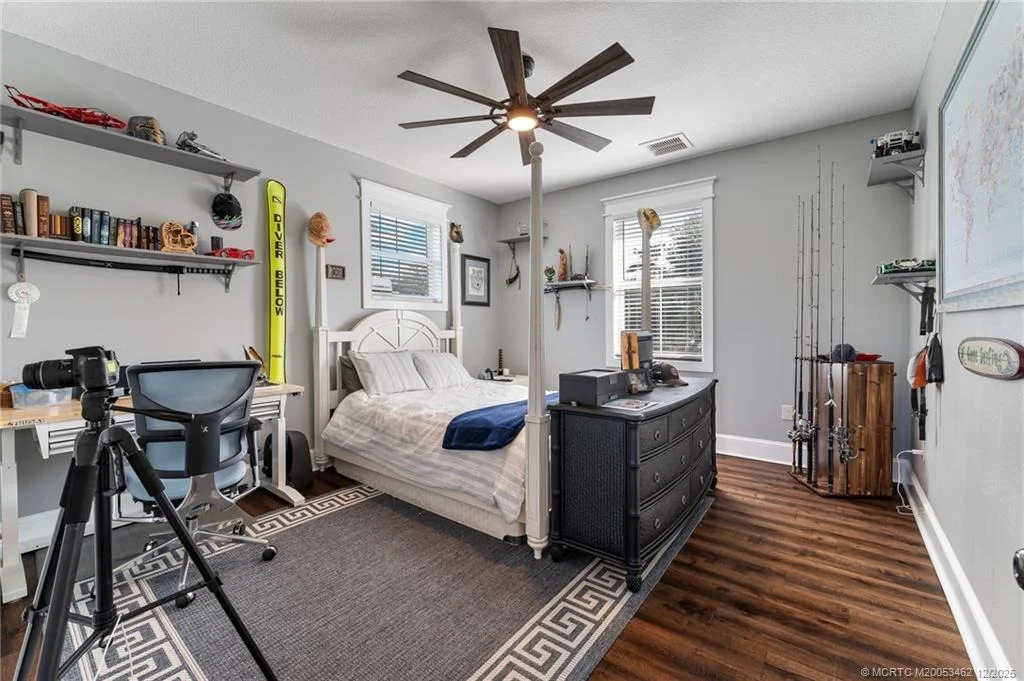 Photo of 1002 SE Riverside Drive