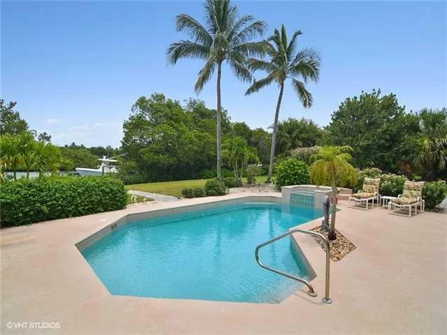 Photo of 6970 SE Harbor Circle