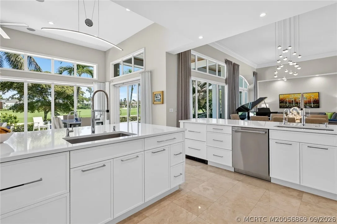 Photo of 7037 SE Harbor Circle