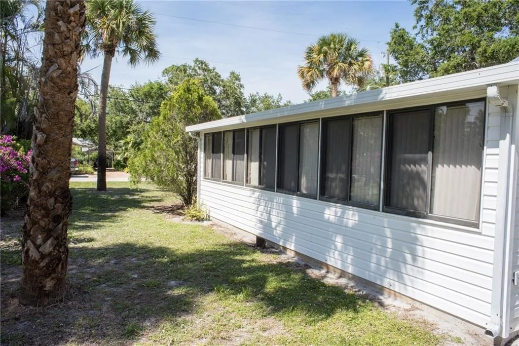 Photo of 547 SW Halpatiokee Street SW